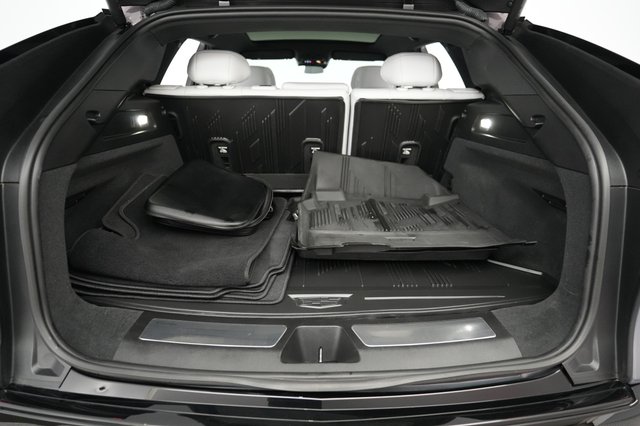 2024 Cadillac Lyriq — photo 6 of 21