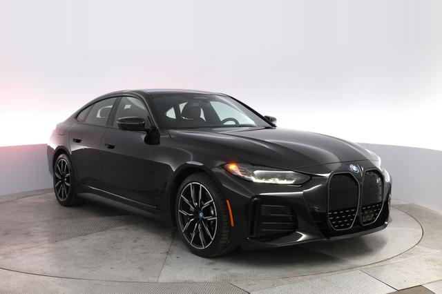 2022 BMW i4 — photo 10 of 21