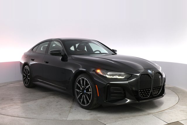 2022 BMW i4 — photo 10 of 21