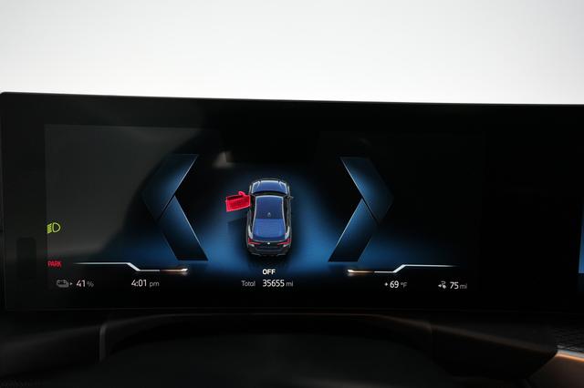 2022 BMW i4 — photo 5 of 21