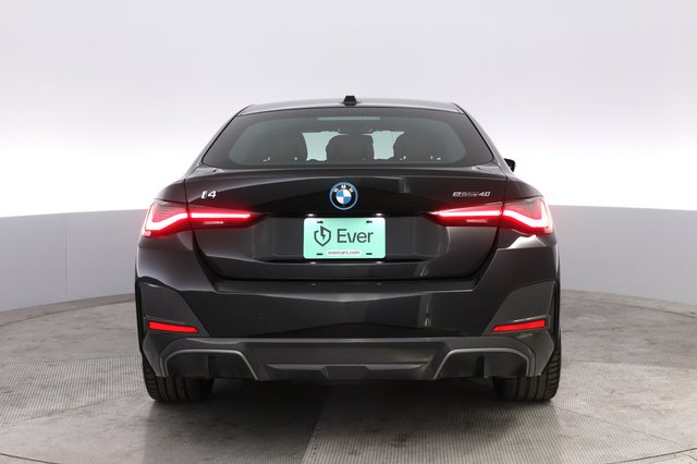 2022 BMW i4 — photo 12 of 21