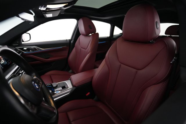 2022 BMW i4 — photo 3 of 21