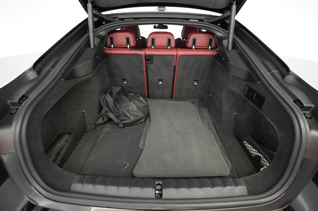 2022 BMW i4 — photo 6 of 21