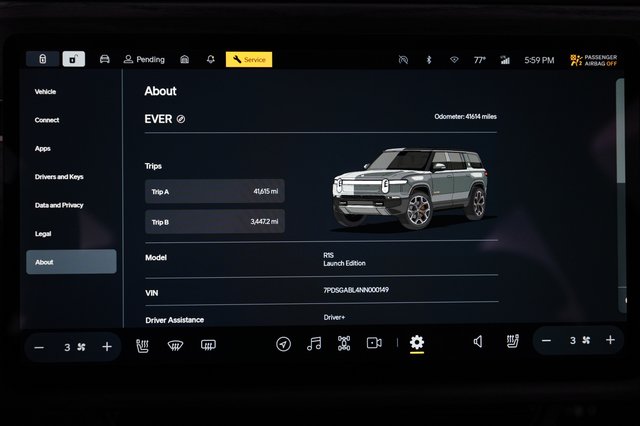 2022 Rivian R1S — photo 5 of 22