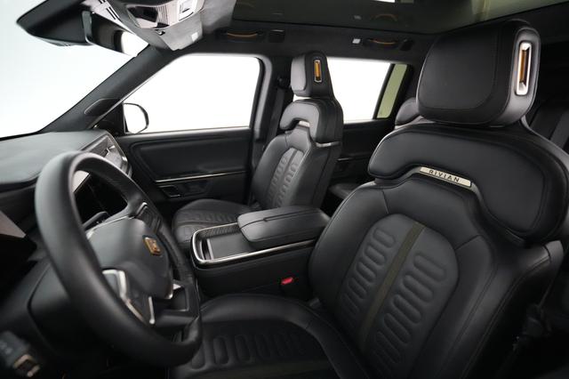 2022 Rivian R1S — photo 3 of 22
