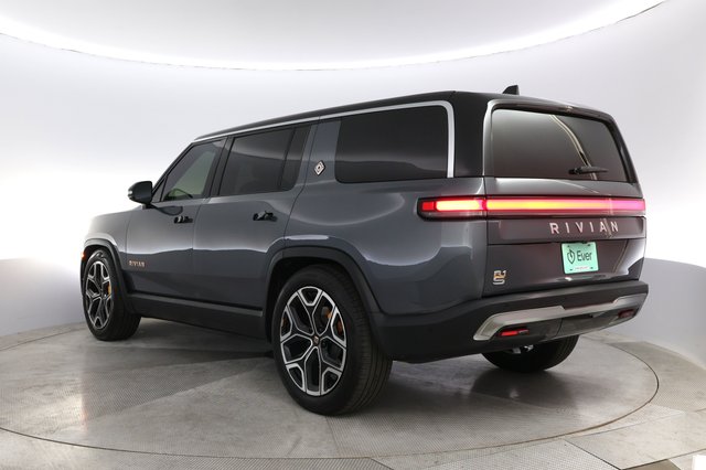 2022 Rivian R1S — photo 13 of 22
