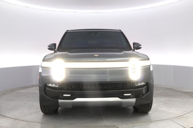 2022 Rivian R1S — photo 9 of 22