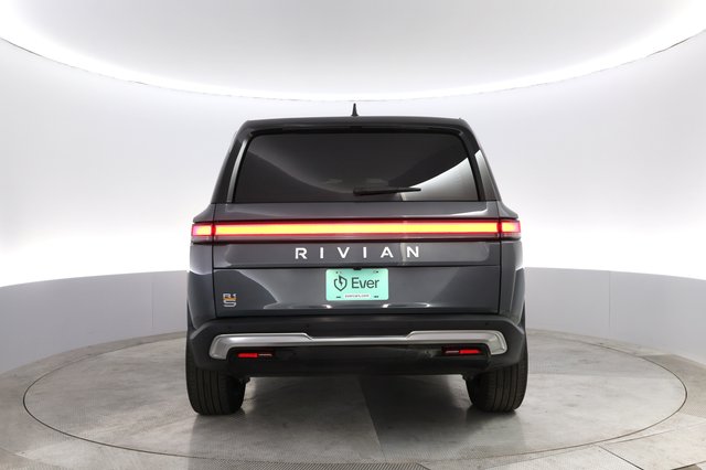 2022 Rivian R1S — photo 12 of 22