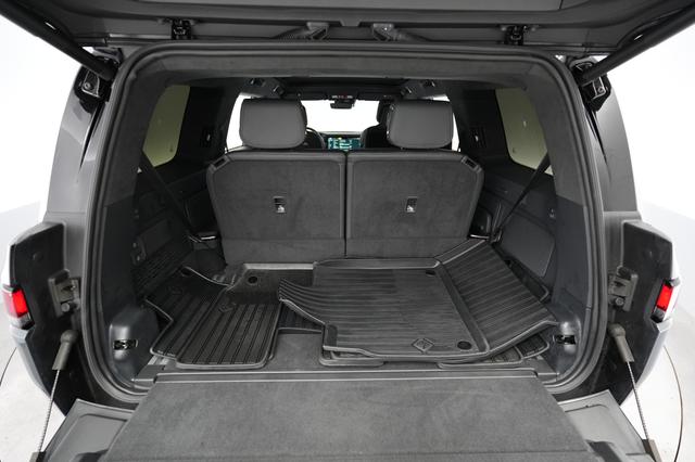 2022 Rivian R1S — photo 6 of 22