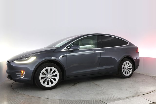 2021 Tesla Model X — photo 13 of 22