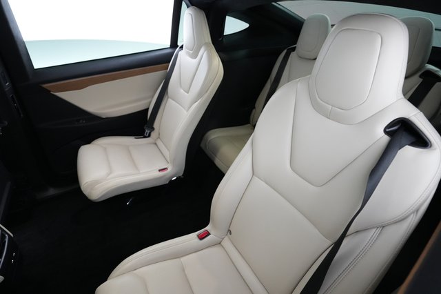 2021 Tesla Model X — photo 18 of 22