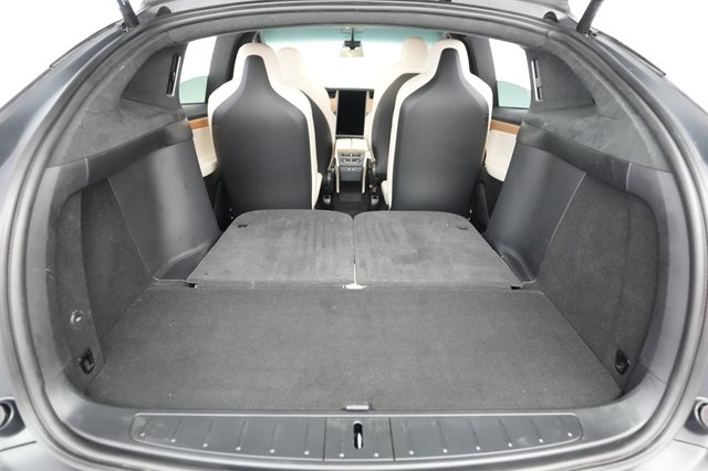 2021 Tesla Model X — photo 6 of 22