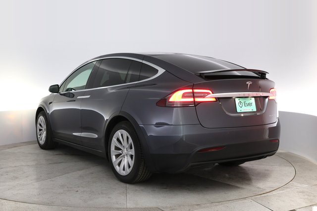 2021 Tesla Model X — photo 8 of 22