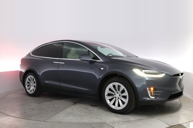 2021 Tesla Model X — photo 11 of 22