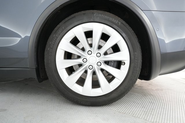 2021 Tesla Model X — photo 14 of 22