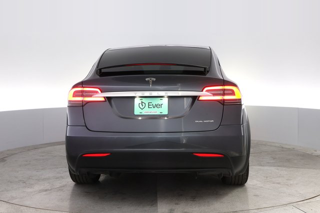 2021 Tesla Model X — photo 12 of 22