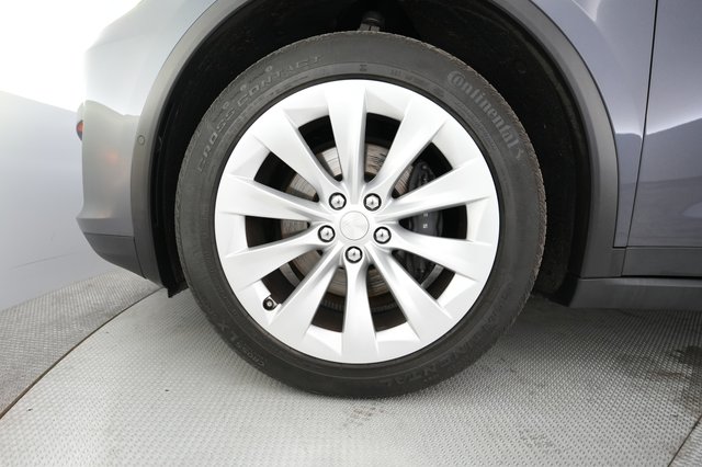 2021 Tesla Model X — photo 15 of 22
