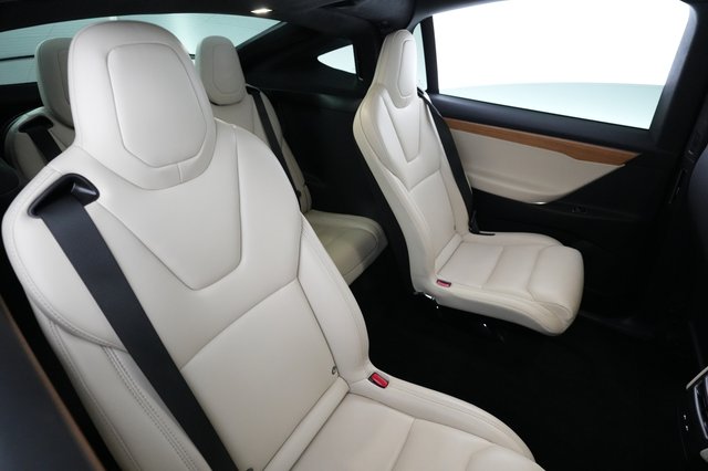 2021 Tesla Model X — photo 4 of 22