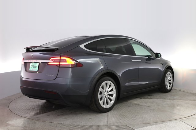 2021 Tesla Model X — photo 2 of 22