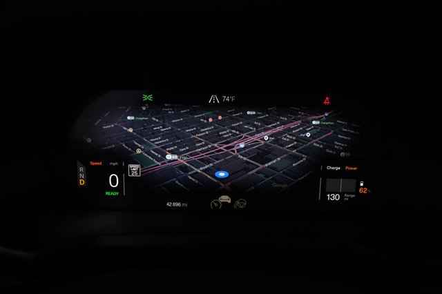 2022 Polestar 2 — photo 5 of 22