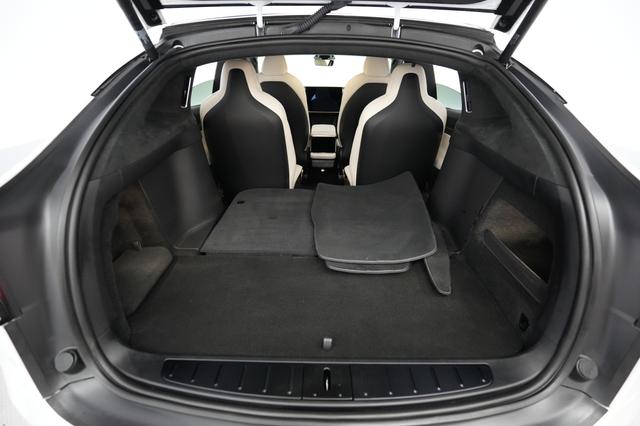 2022 Tesla Model X — photo 6 of 22