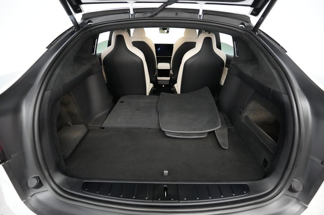 2022 Tesla Model X — photo 6 of 22