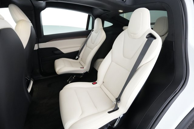 2022 Tesla Model X — photo 19 of 22