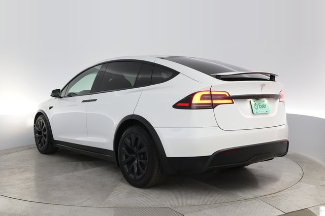 2022 Tesla Model X — photo 13 of 22
