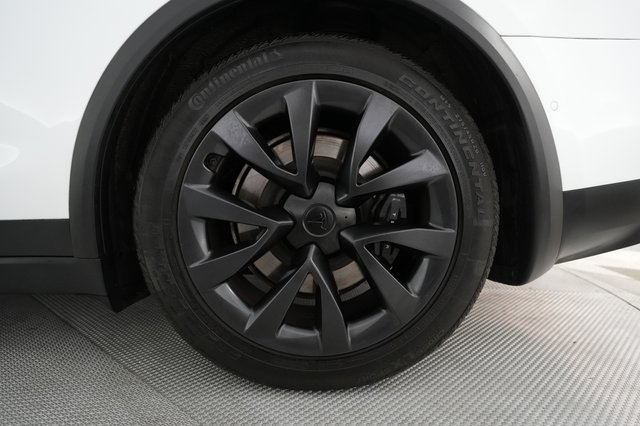 2022 Tesla Model X — photo 15 of 22