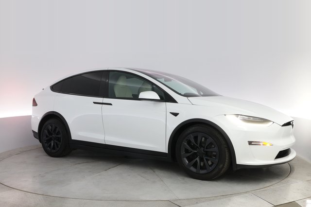 2022 Tesla Model X — photo 11 of 22