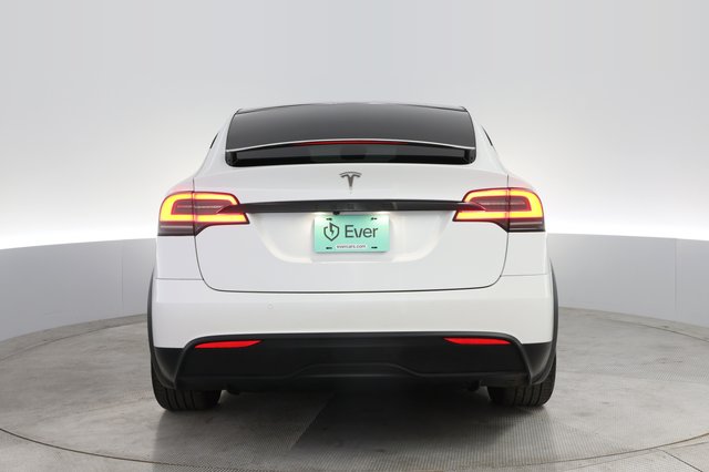 2022 Tesla Model X — photo 12 of 22