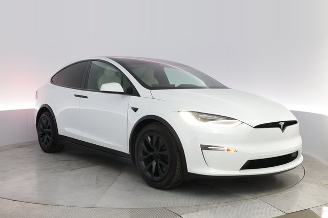 2022 Tesla Model X — photo 10 of 22