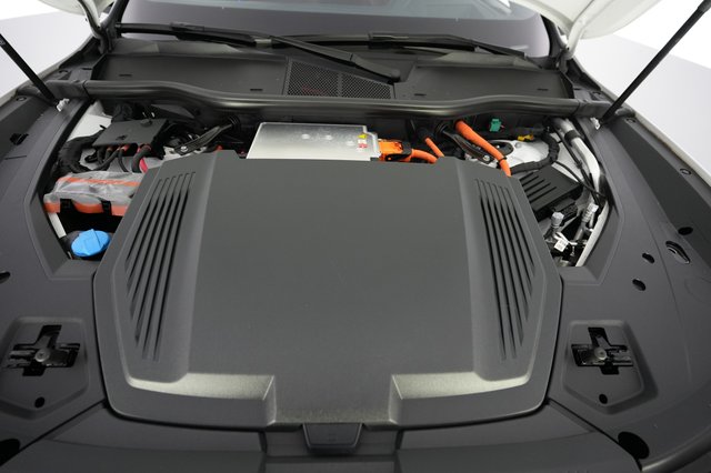 2022 Audi e-tron S Sportback — photo 23 of 29