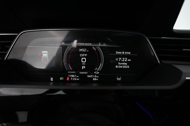 2022 Audi e-tron S Sportback — photo 5 of 29
