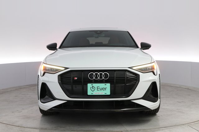 2022 Audi e-tron S Sportback — photo 9 of 29