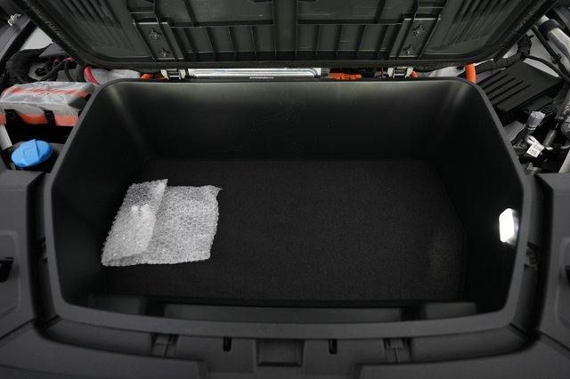2022 Audi e-tron S Sportback — photo 24 of 29