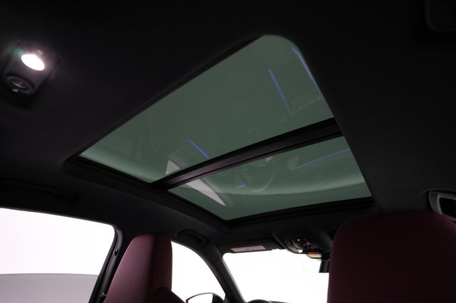 2022 Audi e-tron S Sportback — photo 22 of 29