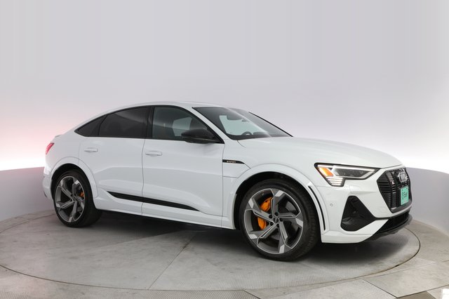 2022 Audi e-tron S Sportback — photo 11 of 29