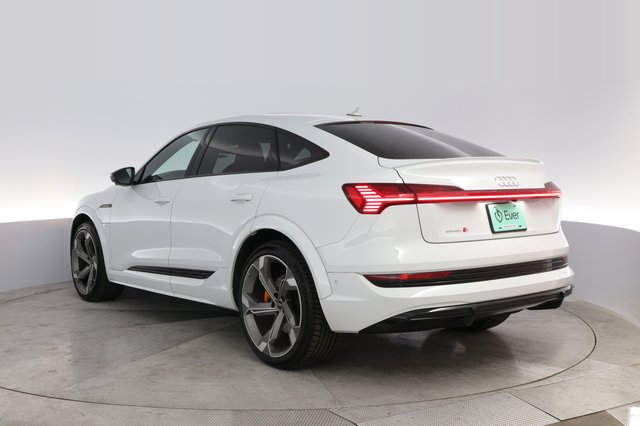 2022 Audi e-tron S Sportback — photo 13 of 29