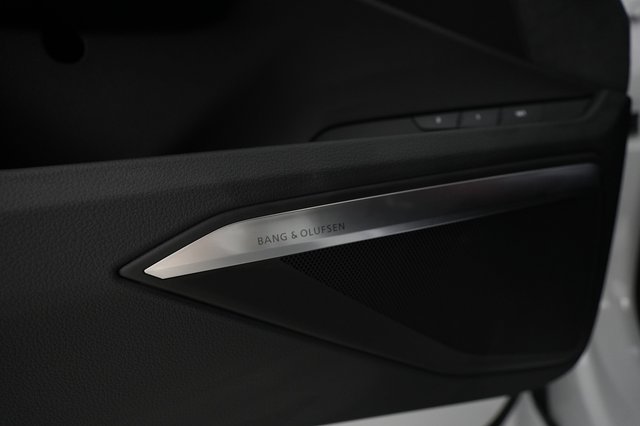 2022 Audi e-tron S Sportback — photo 21 of 29