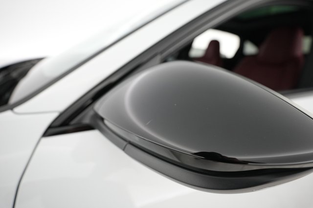 2022 Audi e-tron S Sportback — photo 27 of 29