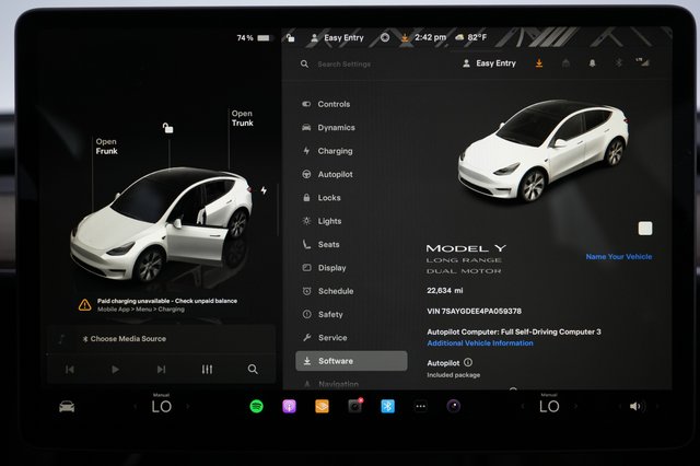 2023 Tesla Model Y — photo 5 of 21