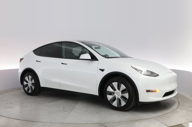 2023 Tesla Model Y — photo 11 of 21