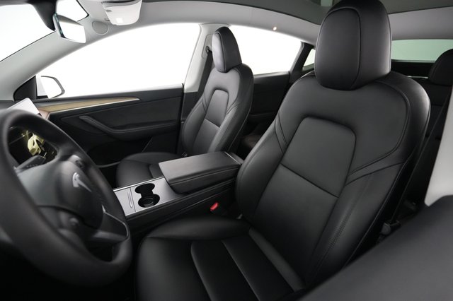 2023 Tesla Model Y — photo 3 of 21