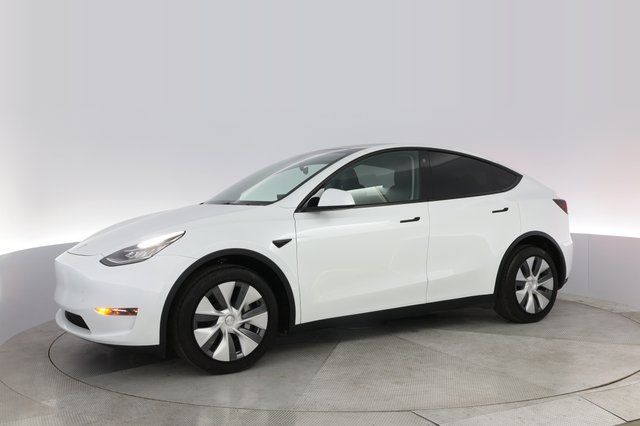 2023 Tesla Model Y — photo 14 of 21
