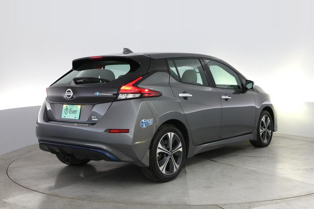 2020 Nissan LEAF — photo 2 of 20