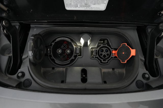 2020 Nissan LEAF — photo 8 of 20