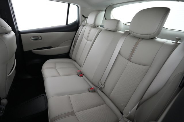 2020 Nissan LEAF — photo 19 of 20