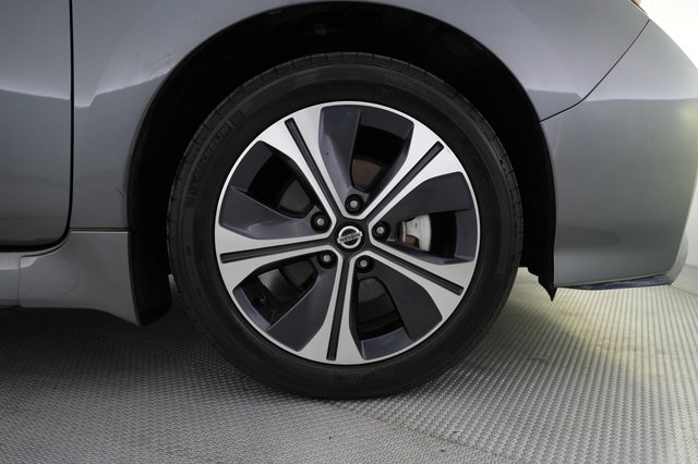 2020 Nissan LEAF — photo 7 of 20
