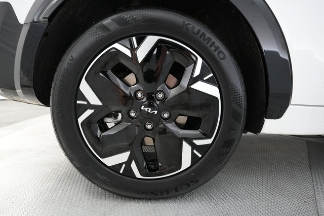 2023 Kia Niro EV — photo 17 of 22